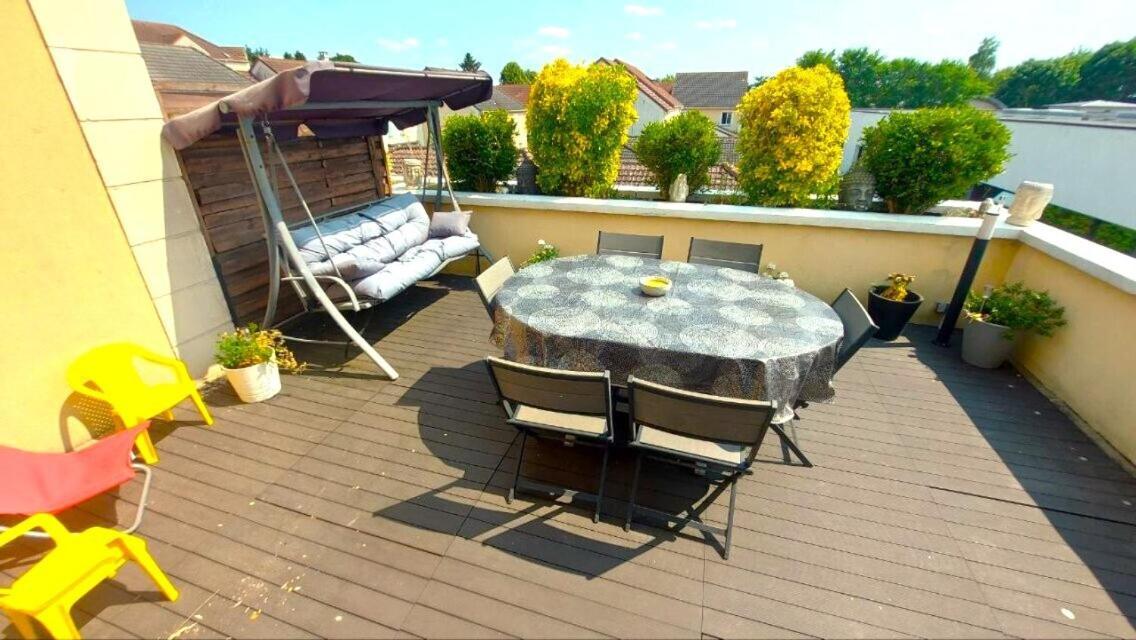 Appartement Familial Pour 6 Adultes Et 5 Enfants A 10 Min De Disney Bailly-Romainvilliers Exterior foto